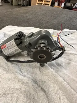 DAYTON 2Z797C RIGHT ANGLE AC/DC GEARMOTOR GEAR MOTOR 115V 1/15HP