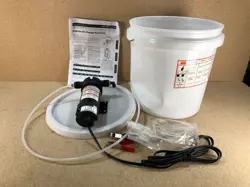 DAYTON 3ACA7 OIL CHANGE SYSTEM, 12V DC, 4 GPM MAX. FLOW RATE , DENT IN BUCKET