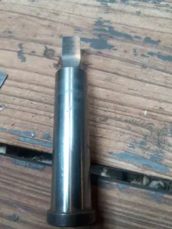 DAYTON VPR75-3040. VERSITAL SQUARE PUNCH. M2 STEEL, 7/8 HEAD, .440 X .256 SQUARE