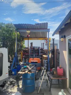 MOVIL CRANEHOIST WITH DAYTON 2 TON CAP HAND HOIST, 11 FEET HIGH AND 9 FEET...
