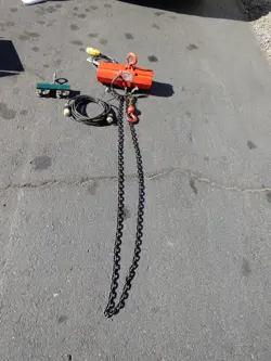 DAYTON 300LB ELECTRIC CHAIN HOIST