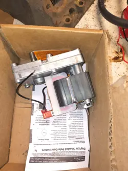 NOS DAYTON 1LNF8A AC PARALLEL SHAFT GEARMOTOR