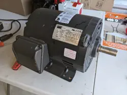 DAYTON 2N982J INDUSTRIAL MOTOR 2 HP FRAME 182/4 1760RPM 3 PH - NEW OLD STOCK