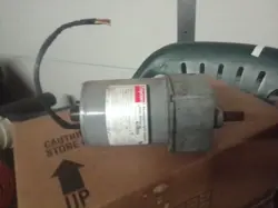 DAYTON 4Z063A PERMANENT SPLIT CAPACITOR GEAR MOTOR - BARELY USED