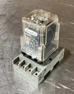 IDEC SR2P-06 10A