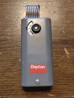 THERMOSTAT 2E206