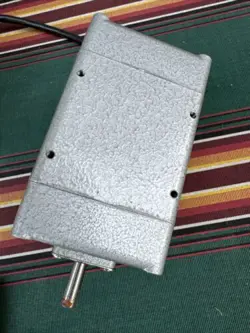 2M145 UNIVERSAL AC/DC