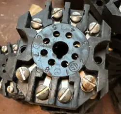 5X852A