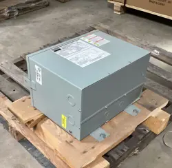DAYTON 44YV11 9 KVA THREE PHASE TRANSFORMER, INPUT VOLTAGE: 480V AC DELTA