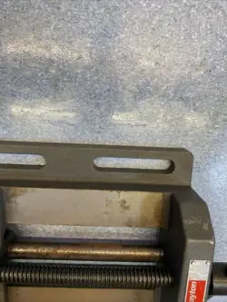VISE WITH FIXED