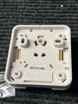 LOW VOLTAGE THERMOSTAT