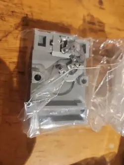 SCREW TERMINAL