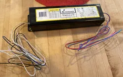LOT 2 ADVANCE BALLAST MARK III ENERGY SLIMLINE R-2E75-S-3-TP 120V 60H HL CLASS P