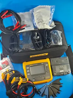 FLUKE 1738 3 PHASE ADVANCED ENERGY LOGGER POWER METER ANALYST