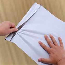 WHITE POLY