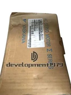 ONE NEW   SERVO MOTOR SGMJV-04A3A-SU11 #T9