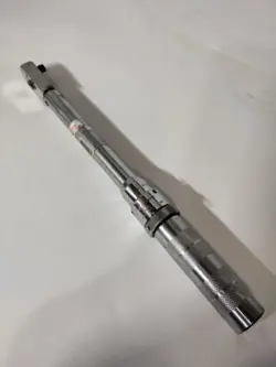 TORQUE WRENCH