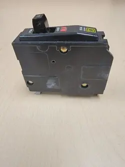 AMP POLE CIRCUIT