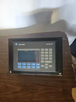 W/BLACK SLOPED ENCLOSURE