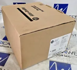 NEW - ALLEN BRADLEY PANEL VIEW 550 TOUCH SCREEN 2711-T5A8L1 NEMA 4X 24 VDC