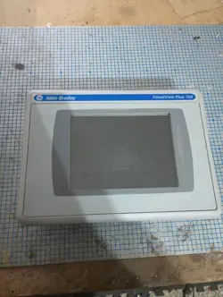 VIEW 700 2711P-T7C4D8