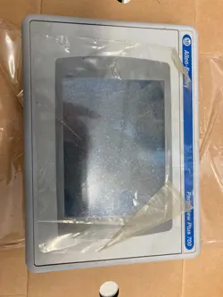 ALLEN BRADLEY 2711P-T7C4D2