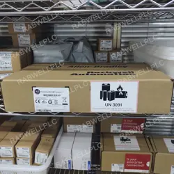 NEW ALLEN-BRADLEY 2711R-T7T PANELVIEW 800 7-INCH HMI TERMINAL AB 2711RT7T PANEL