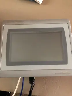 ALLEN BRADLEY PANELVIEW PLUS 7 2711P-T4W21D8S