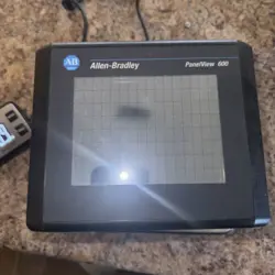 ALLEN BRADLEY PANELVIEW 600 2711-T6C8L1 SERIES B FRN 4.46