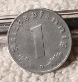 1943-D GERMAN 1 REICHSPFENNIG ~ GERMANY ~ WW2 , HEAVILY CIRCULATED WITH FLAWS 