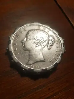 WW2 - 1945 PENNY PENCE COIN BROOCH  -VICTORIA DEI GRATIA BRITANNIAR REG FID DEF