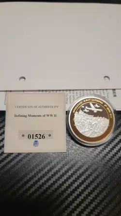 DEFINING MOMENTS OF WW2 - D-DAY LANDINGS GOLD & SILVER PLATED COMMEMORATIVE COIN