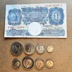 UK NOTE & COINS FROM W.W.2 1939 - 1945 - GT33