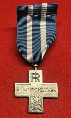 MILITARIA WW2 MEDAL CROSS TO THE VALUE MILITARY REPUBLIC ITALIAN