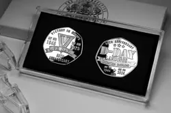 D-DAY & VE DAY 80TH ANNIVERSARY COMMEMORATIVE COINS IN CASE. 1945 WW2. SILVER