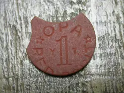 OFF CENTER, 2 CLIP ERROR RED POINT OPA TOKEN Y T, WORLD WAR 2 RATION. SEE PICS!