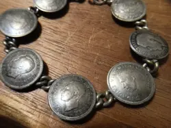VINT THREE PENCE GREAT BRITAIN SILVER WW2   LOVE TOKEN BRACELET 7 COINS 7 1/4”
