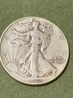 1942-P WALKING LIBERTY HALF DOLLAR OLD US SILVER COIN WORLD WAR 2 HISTORICAL