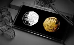 D-DAY LANDINGS 80TH ANNIVERSARY COMMEMORATIVE COINS IN CASE. 1944-2024 WW2