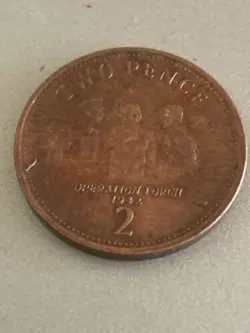 RARE 2P COIN GIBRALTAR 2008 COMMEMORATING OPERATION TORCH SOLIDERS WAR WW2 1942