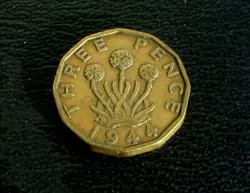 BRITISH THREE PENCE  3 D  GEORGE 1V  1944  WW2 OLD COIN
