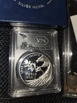 WORLD WAR 2 75TH ANNIVERSARY SILVER MEDAL FIRST STRIKE PR69