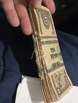 PHILIPPINE JAPANESE OCCUPATION BANKNOTES  TIED IN BUNDLE SINCE WW2(50+ PIECES)