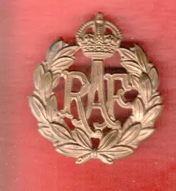 RAF ROYAL AIR FORCE BRITISH CAP BADGE WW2