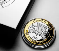 VE DAY 80TH ANNIVERSARY SILVER & 24CT GOLD COMMEMORATIVE COIN. GIFT BOX. WW2