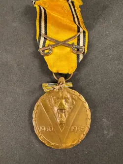 WW2 BELGIAN COMMEMORATIVE MEDAL OF THE 1940-1945 WAR