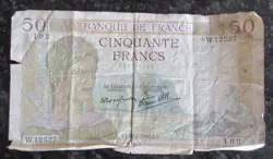 1940 FRANCE 50 FRANC BANK NOTE. WW2. BANQUE DE FRANCE. POOR BUT INTACT.
