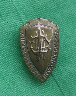 MILITARIA WW2 DISTINTIVO ASS. MUTILATI E INVALIDI DI GUERRA REGIO ESERCITO