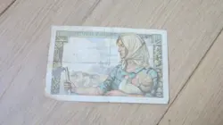 AND GERMAN BANKNOTES