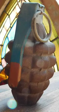 HAND GRENADE VINTAGE